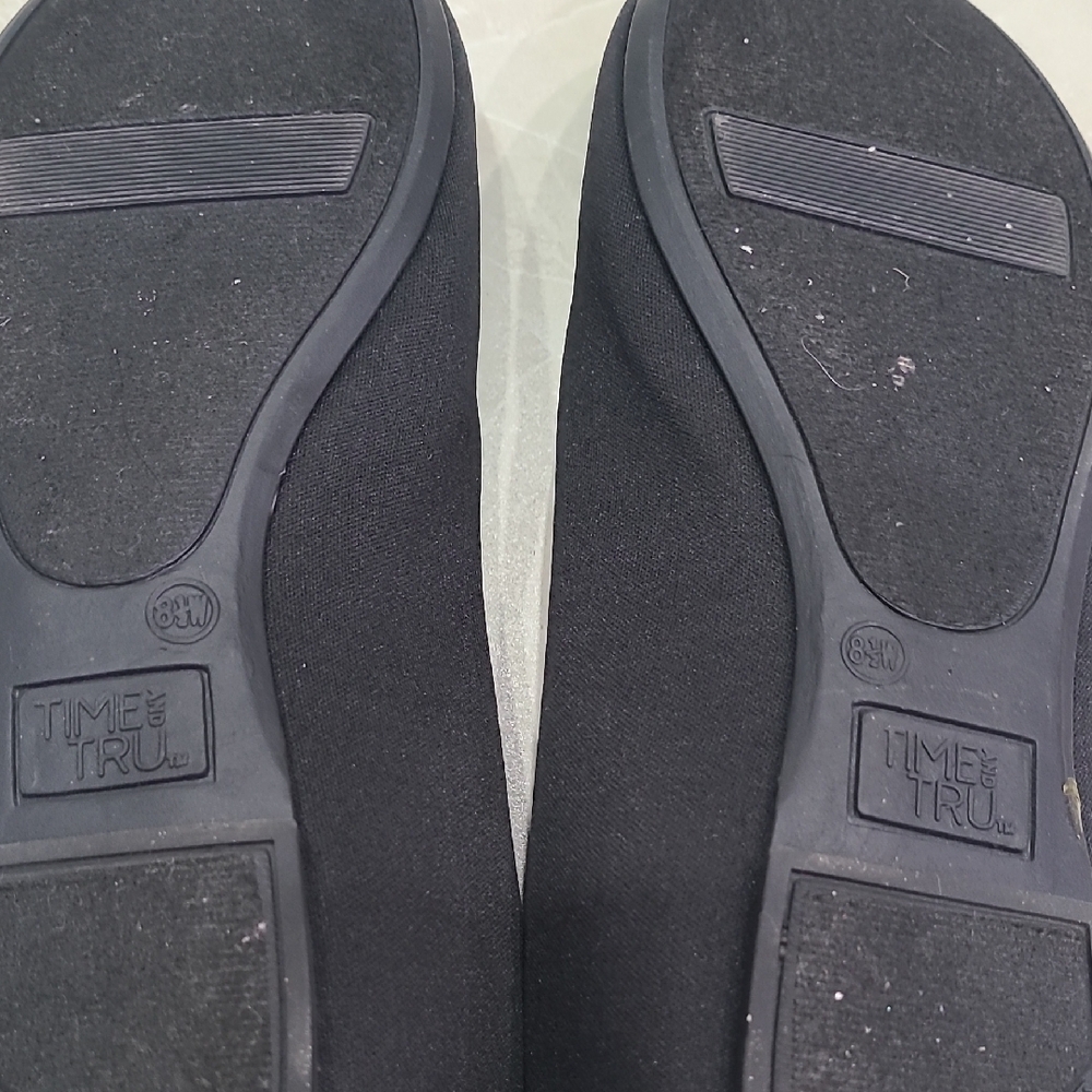 Time and Tru Black Flats with Floral Detail - Picture 4 of 6